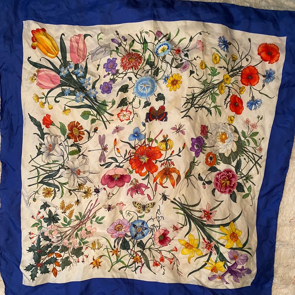 EUC Vintage GUCCI silk scarf RARE floral design
